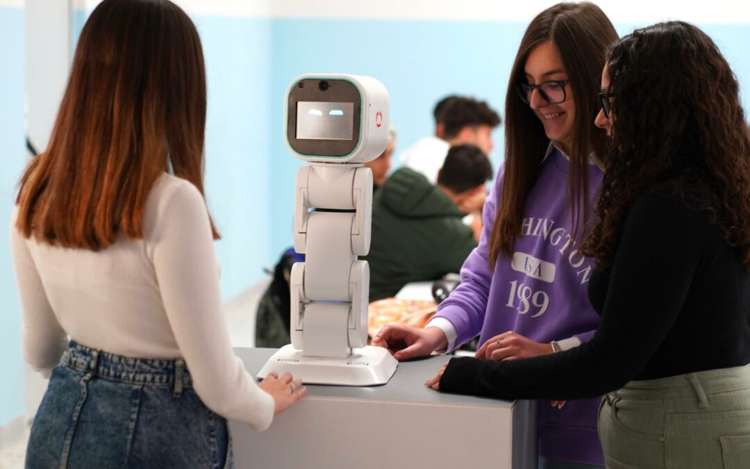 Classmate robot trasforma la robotica educativa